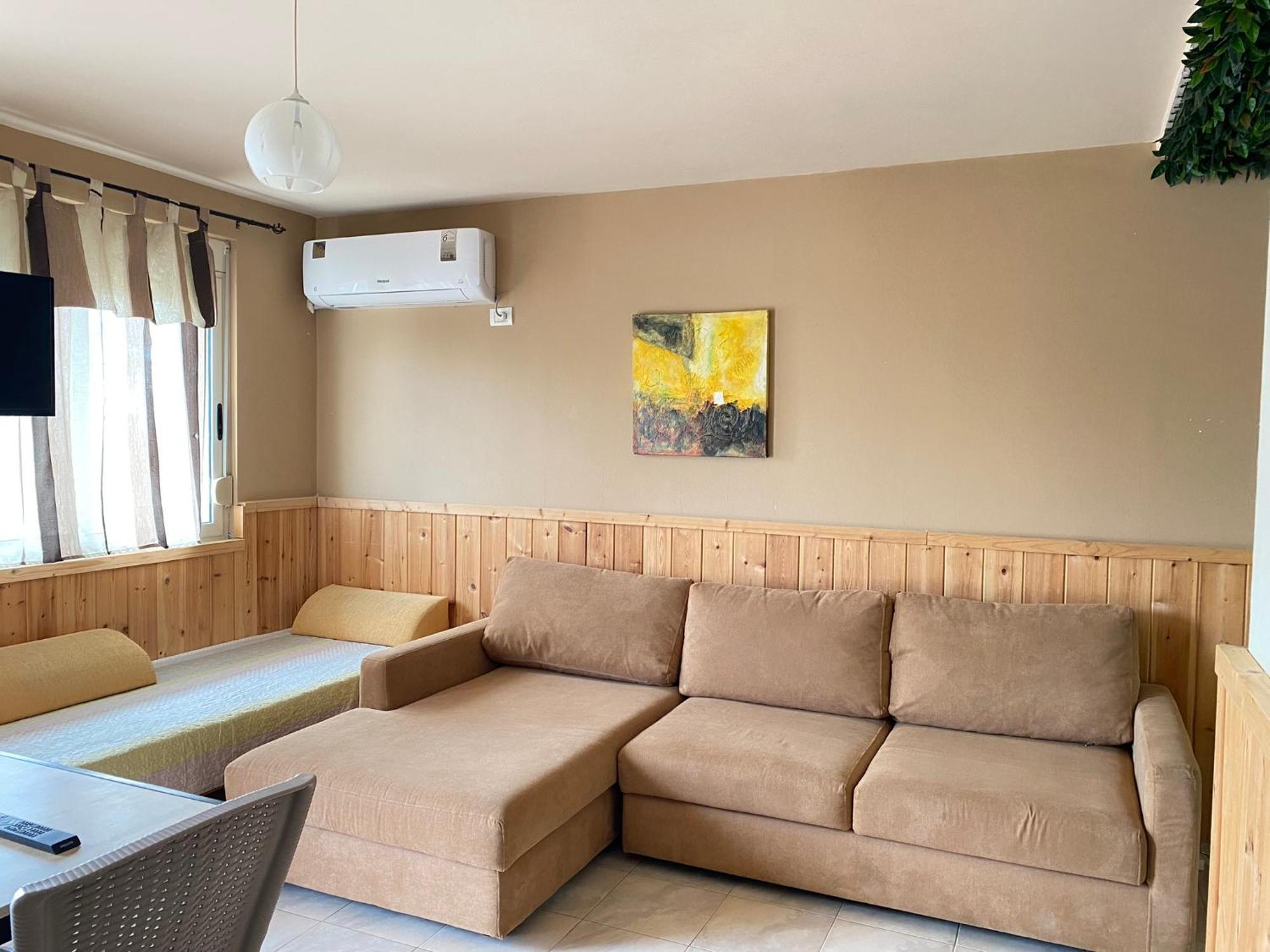 Delight Apartments Golem  Room photo